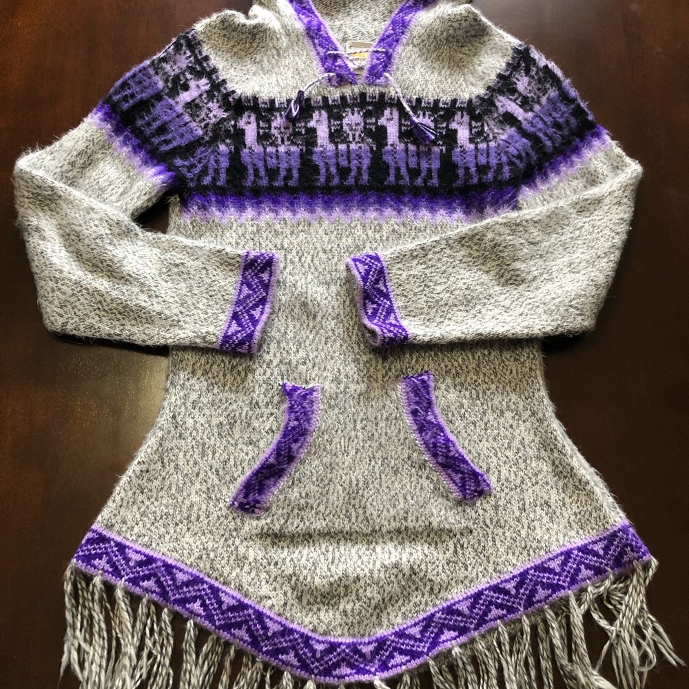 Alpaca knit hooded sweater. Size s-m. NWOT. Grey/Purple